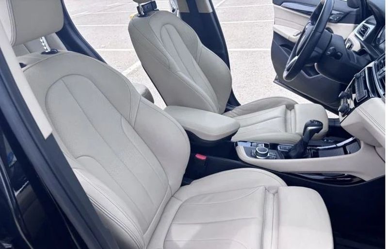 BMW X1 • 2021 • 40,000 km 4