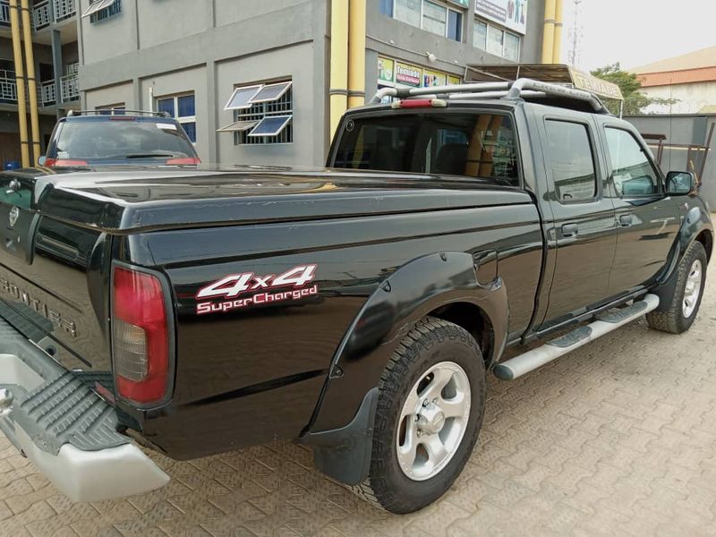 Nissan Frontier • 2011 • 34 km 2