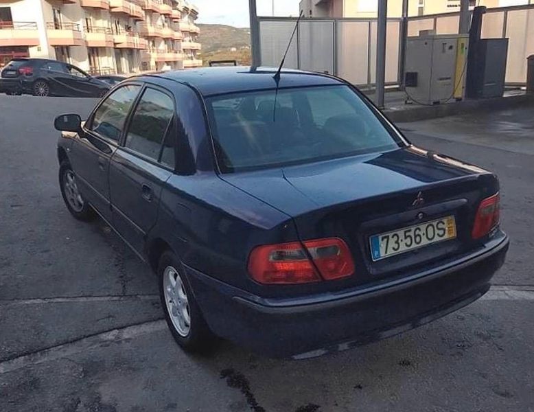 Mitsubishi Carisma • 2000 • 200,000 km 2