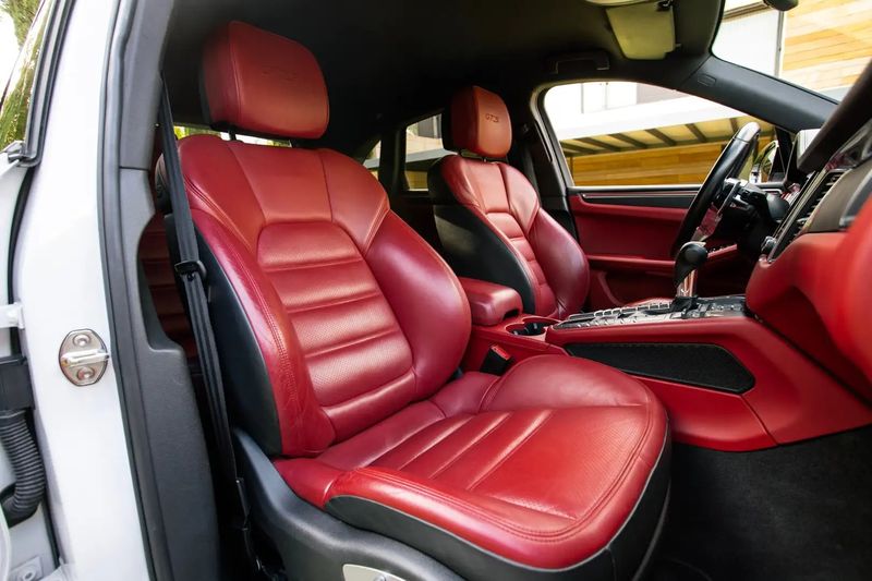 Porsche Macan • 2016 • 93,000 km 5