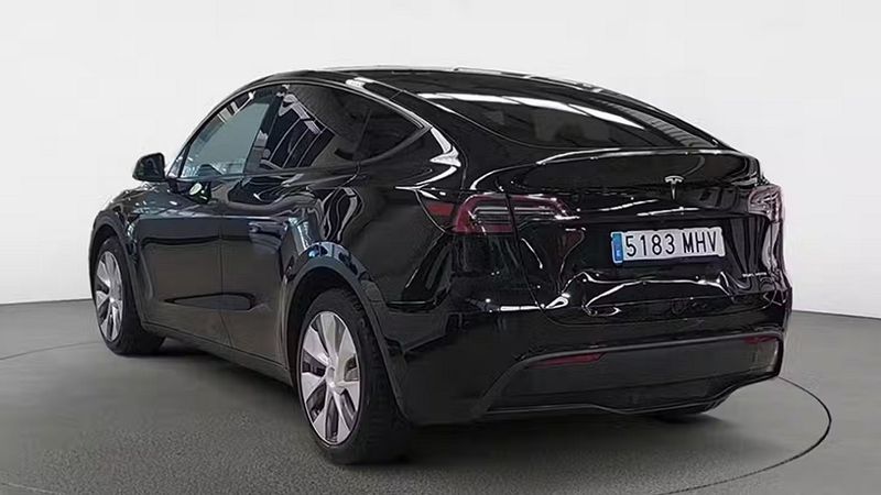 Tesla Model Y • 2023 • 84,413 km 5