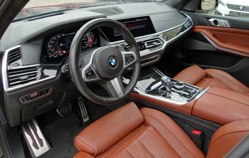 BMW X7 • 2019 • 149,000 km 2