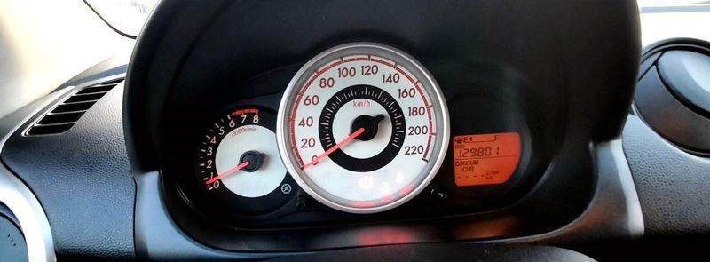 Mazda 2 • 2008 • 129,000 km 8