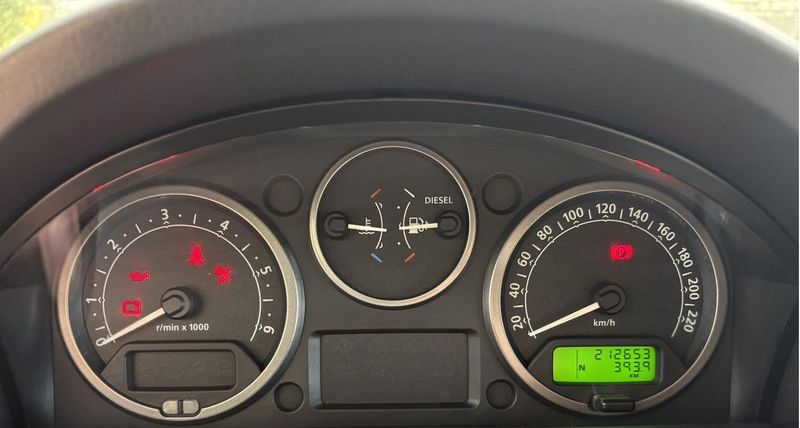 Land Rover Discovery • 2005 • 200,000 km 5