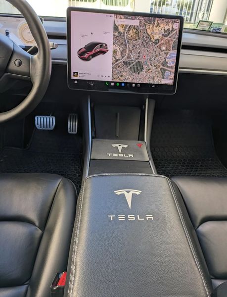 Tesla Model 3 • 2019 • 117,000 km 9