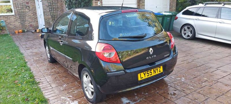 Renault Clio • 2006 • 98,000 km 3