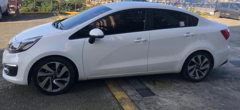 Kia Rio sedan • 2017 • 44,000 km 11