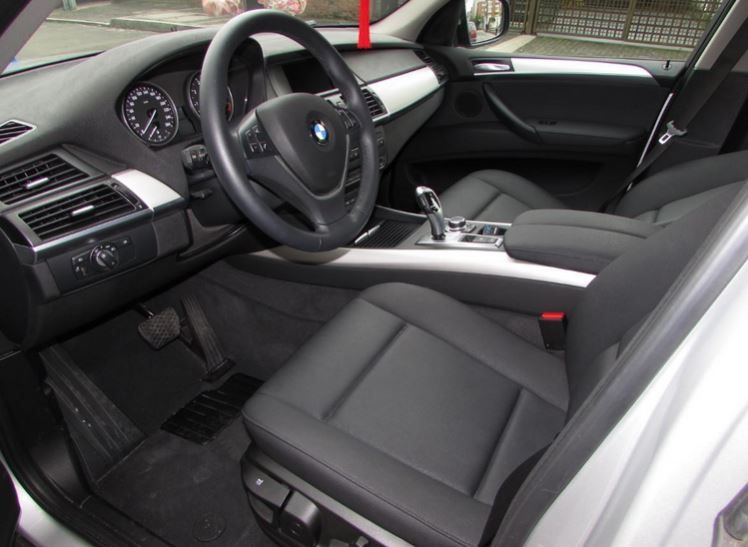 BMW X5 • 2013 • 115,000 km 8