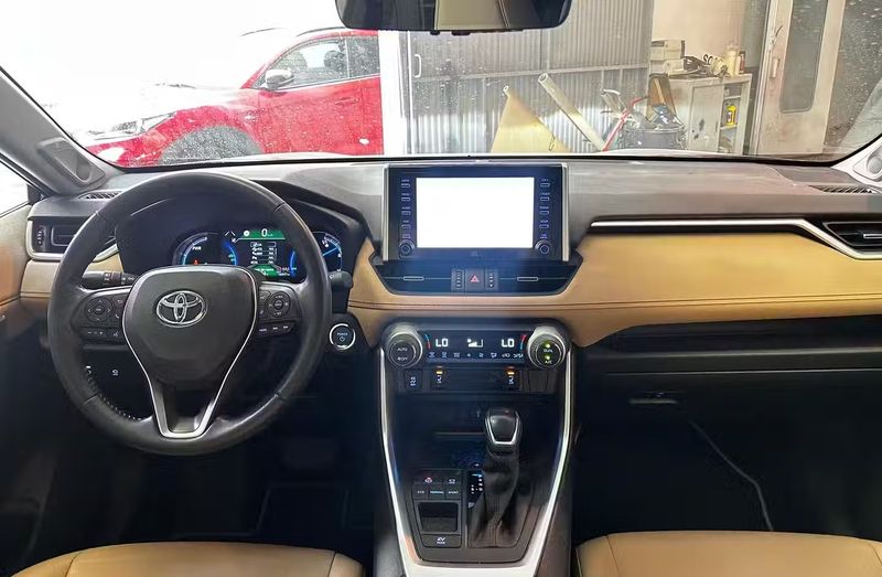 Toyota RAV4 • 2021 • 16,047 km 7