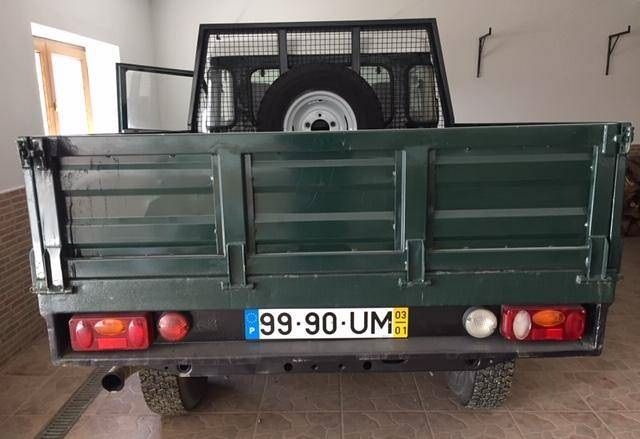 Land Rover Defender • 2003 • 200,000 km 3