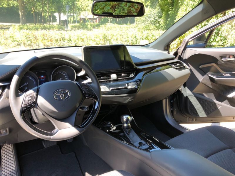 Toyota C-HR • 2018 • 64,800 km 7