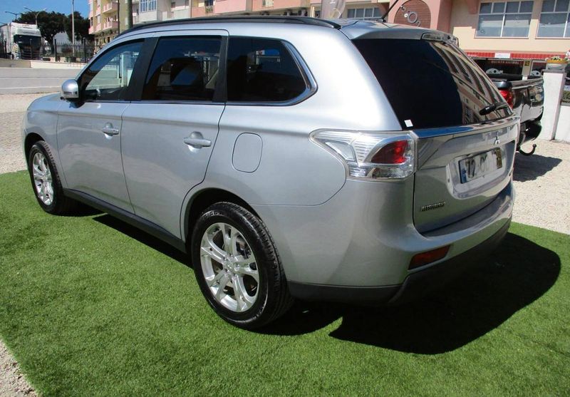 Mitsubishi Outlander • 2013 • 189,999 km 9