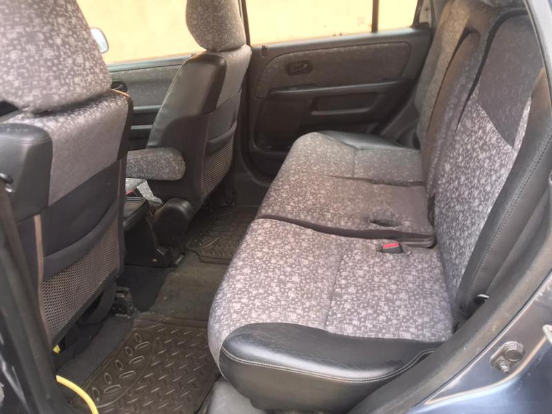 Honda CR-V • 2004 • 128,000 km 5