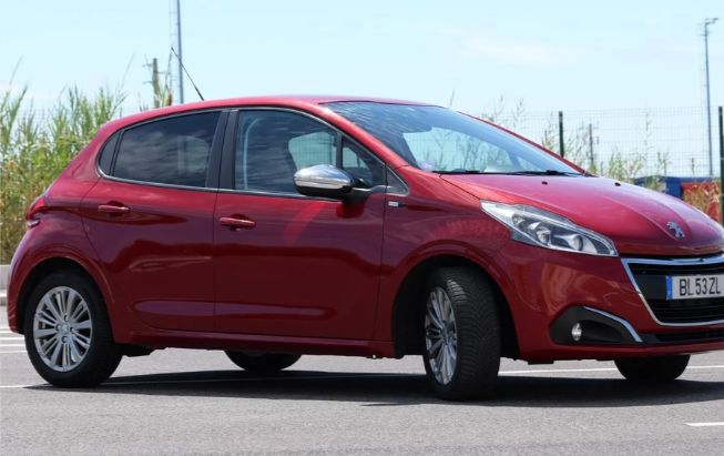 Peugeot 308 • 2016 • 98,000 km 4