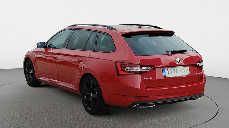 Škoda Superb Combi • 2019 • 123,320 km 2