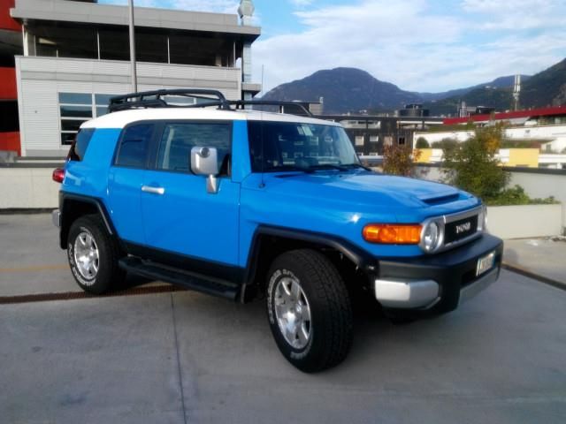 Toyota FJ Cruiser • 2009 • 121,000 km 1