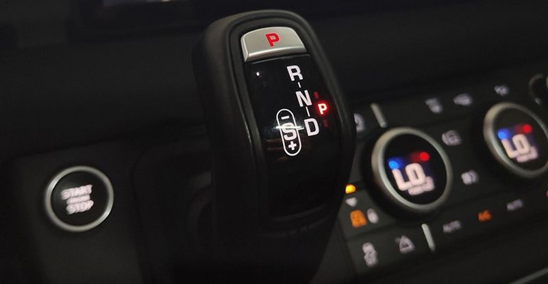 Land Rover Defender • 2020 • 83,500 km 6