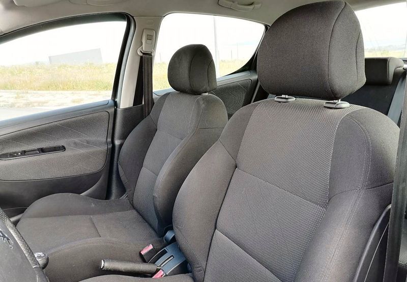 Peugeot 207 • 2008 • 99,999 km 4