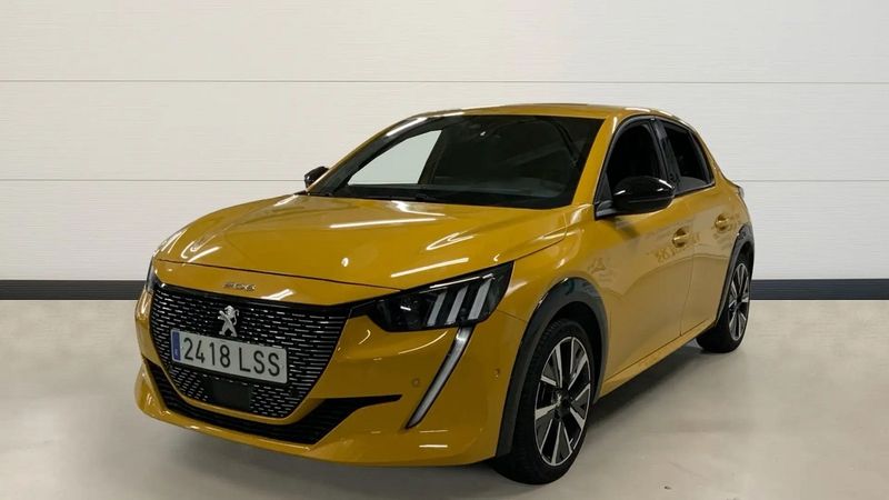 Peugeot 2008 • 2021 • 32,700 km 2