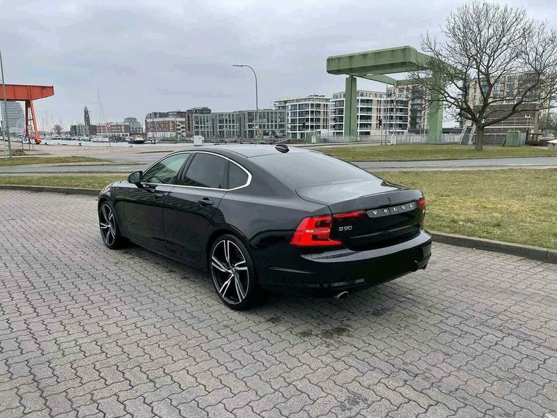 Volvo S90 • 2019 • 89,000 km 3