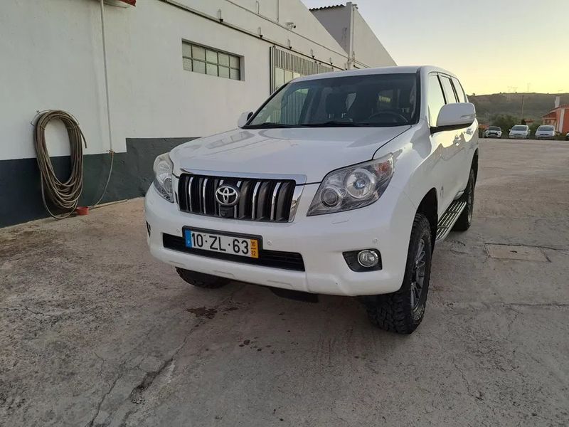 Toyota Land Cruiser • 2010 • 100,000 km 1