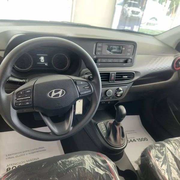 Hyundai i10 • 2022 • 10,000 km 2