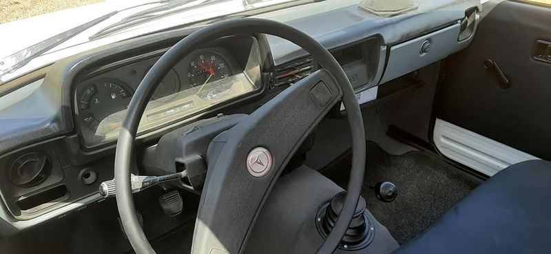 Toyota Hilux • 1981 • 189,000 km 3