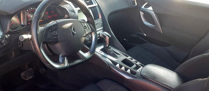 Citroën DS5 • 2002 • 140,000 km 3