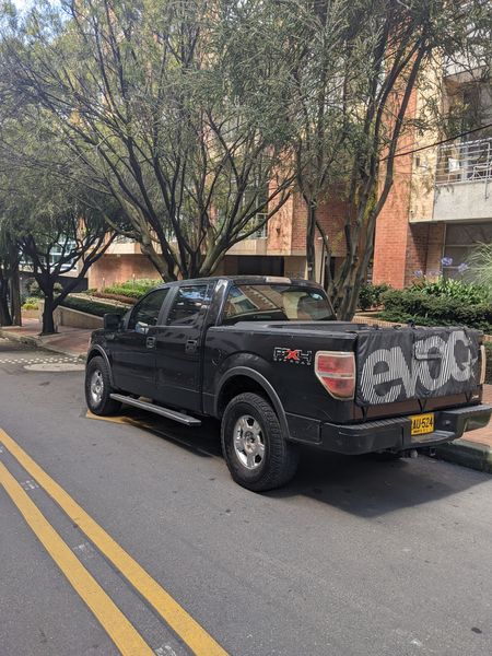 Ford E-150 • 2010 • 224,000 km 4