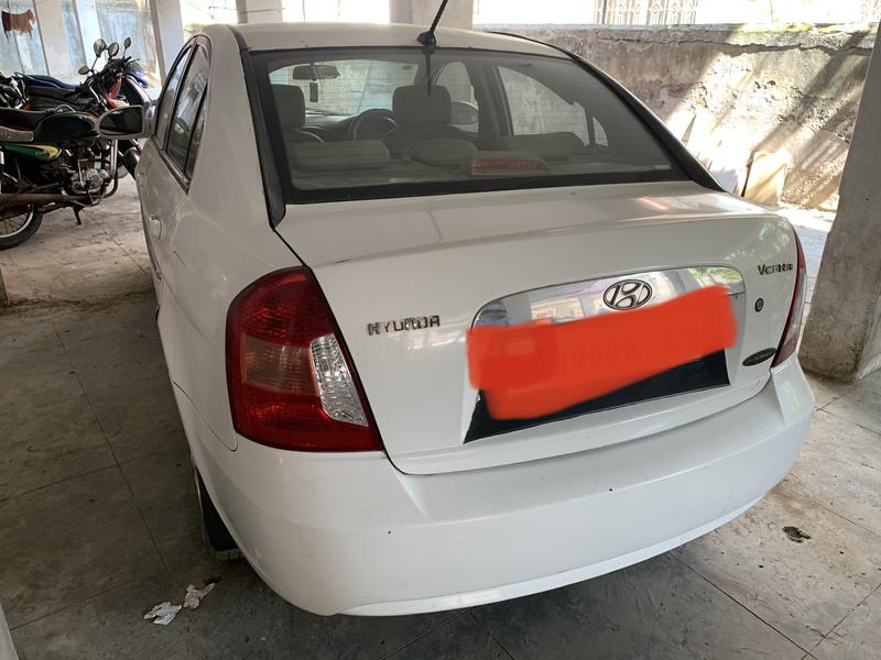 Hyundai Verna • 2009 • 125,000 km 1