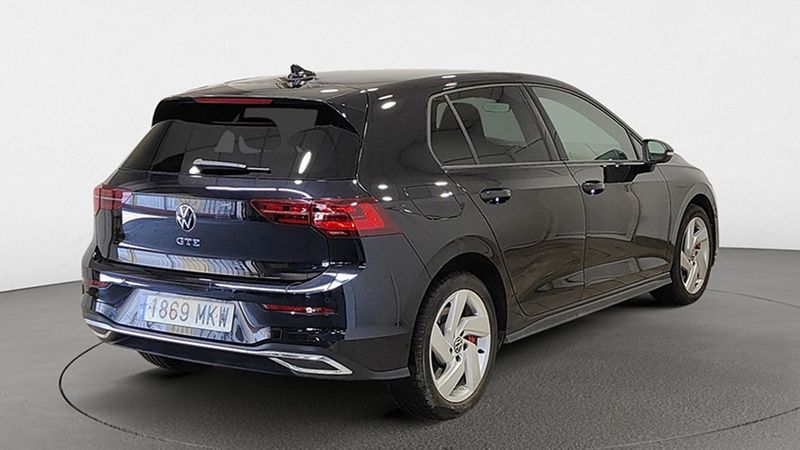 Volkswagen Golf • 2023 • 35,541 km 3