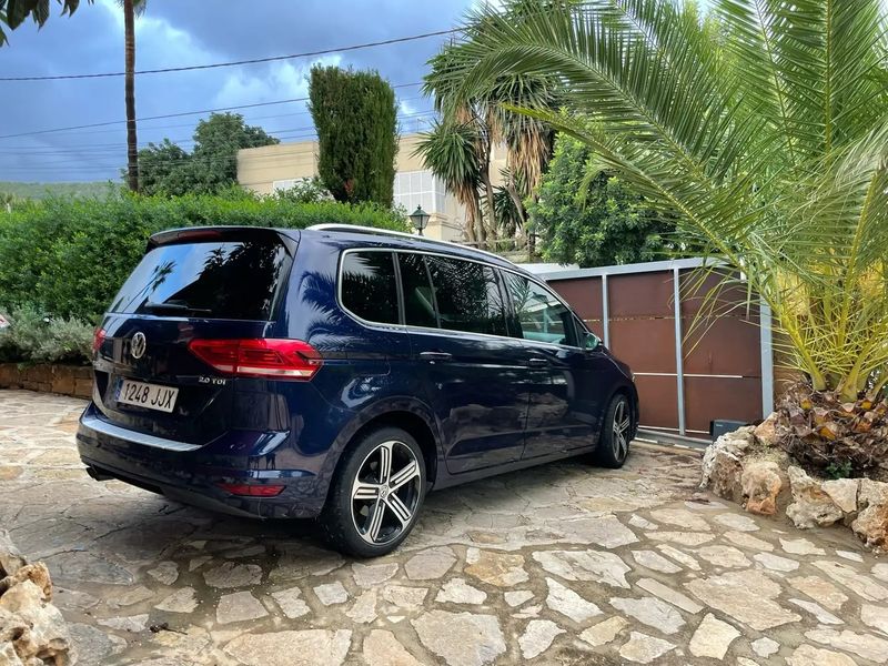 Volkswagen Touran • 2015 • 73,000 km 2