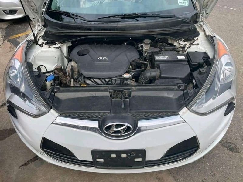 Hyundai Veloster • 2018 • 50,000 km 3