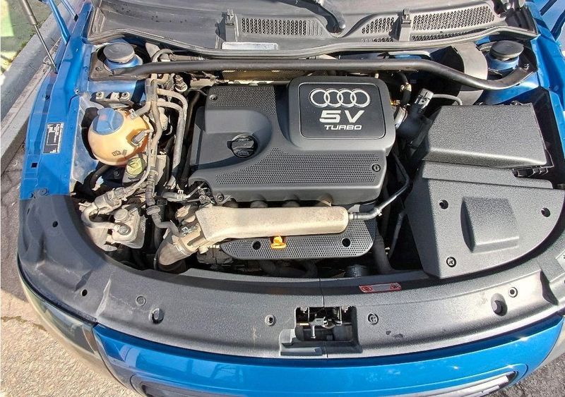 Audi A2 • 2000 • 180,000 km 5
