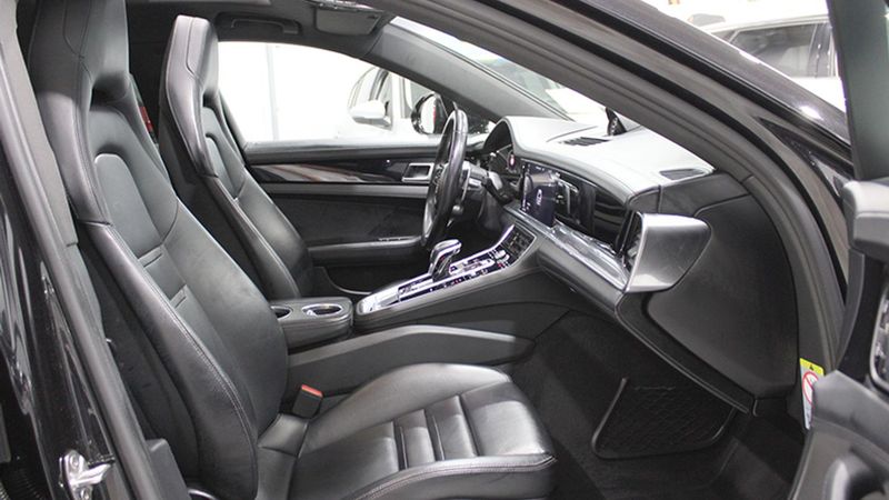 Porsche Panamera • 2019 • 127,946 km 6