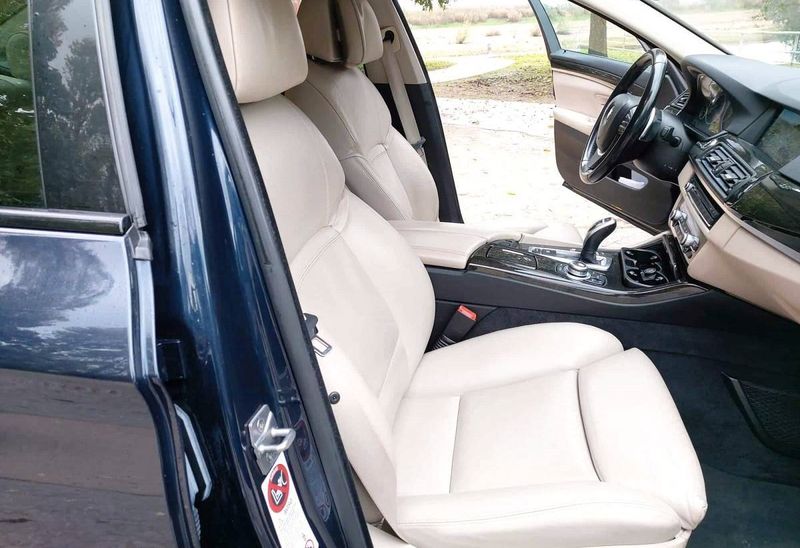 BMW 520D • 2010 • 199,999 km 3