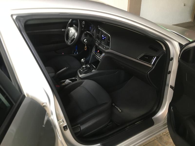Hyundai Elantra • 2016 • 53,000 km 3