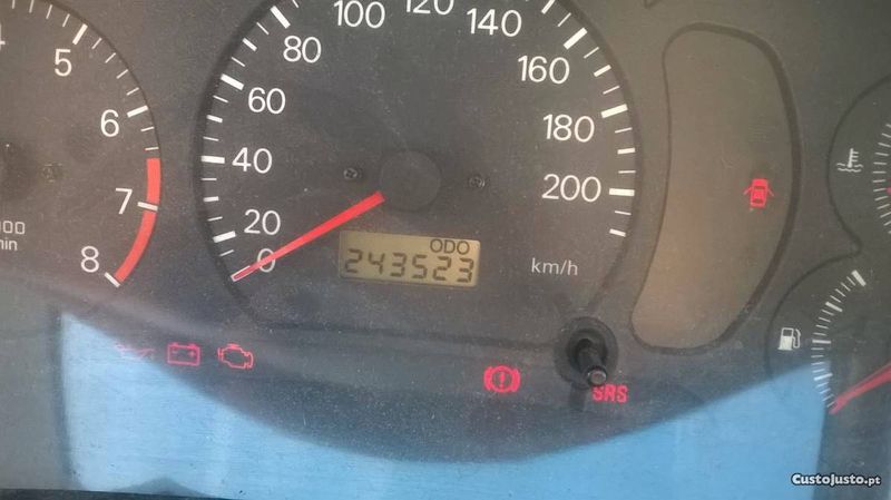 Mitsubishi Lancer • 1999 • 200,000 km 4