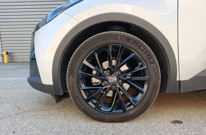 Toyota C-HR • 2024 • 16,609 km 15