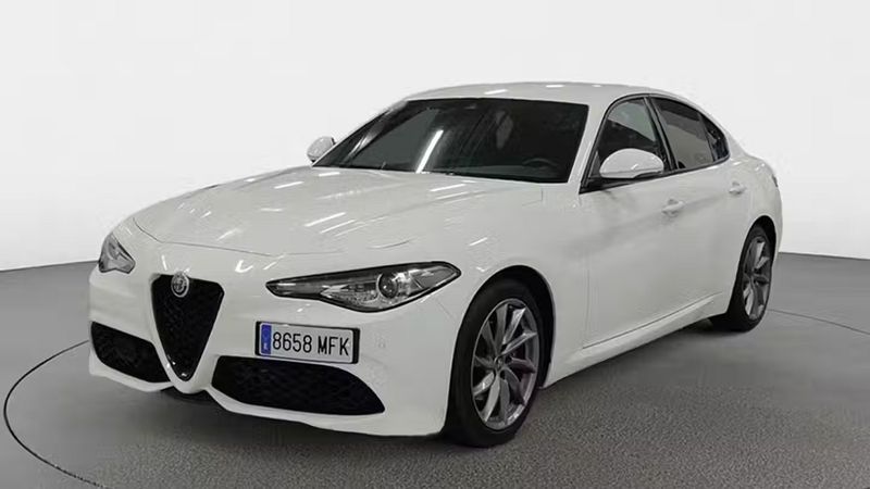 Alfa Romeo Giulia • 2023 • 24,656 km 2