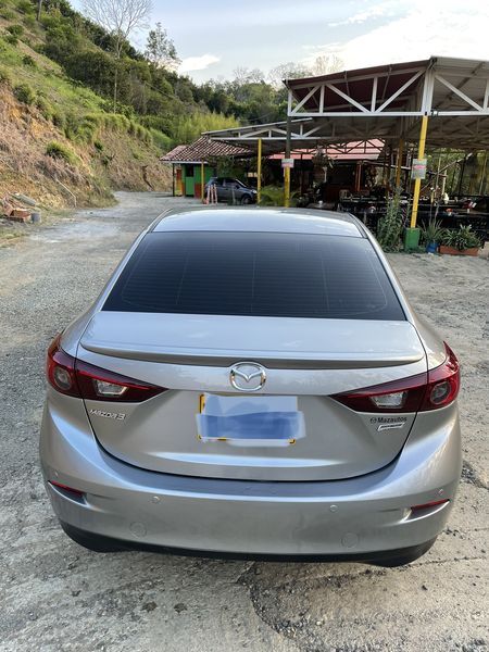 Mazda 3 • 2015 • 136,000 km 2