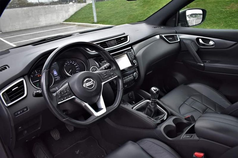 Nissan Qashqai • 2017 • 64,000 km 2