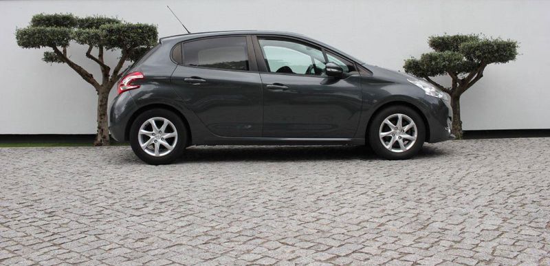 Peugeot 207 • 2013 • 119,000 km 3
