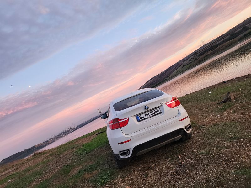 BMW X6 • 2011 • 132,000 km 10