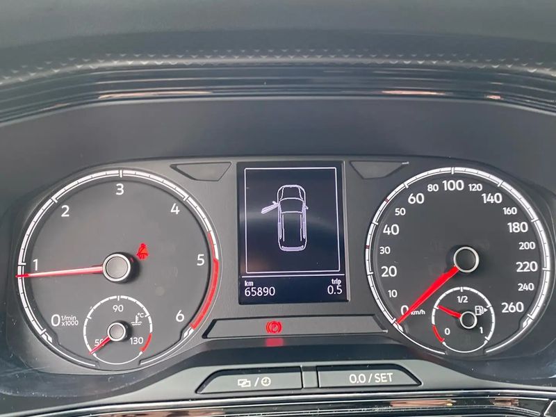 Volkswagen T-Cross • 2020 • 65,890 km 8