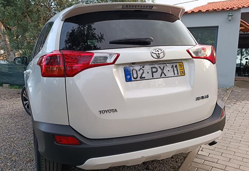 Toyota RAV4 • 2015 • 129,000 km 2