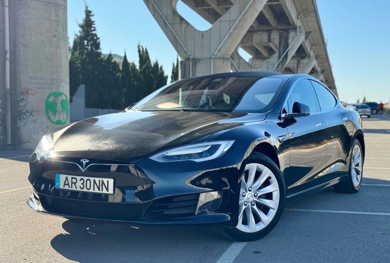 Tesla Model S • 2017 • 130,000 km 6