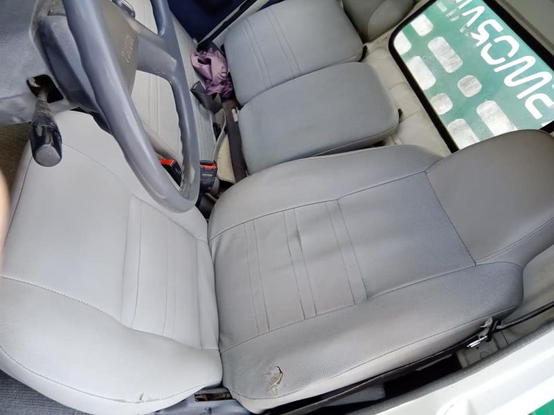 Toyota Dyna • 1999 • 90,000 km 4