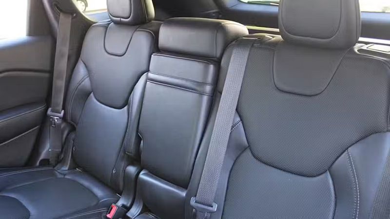 Jeep Cherokee • 2019 • 60,193 km 10