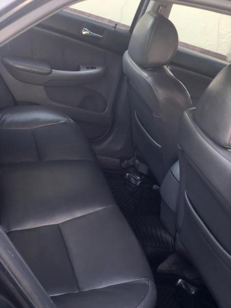 Honda Accord • 2005 • 200,000 km 4